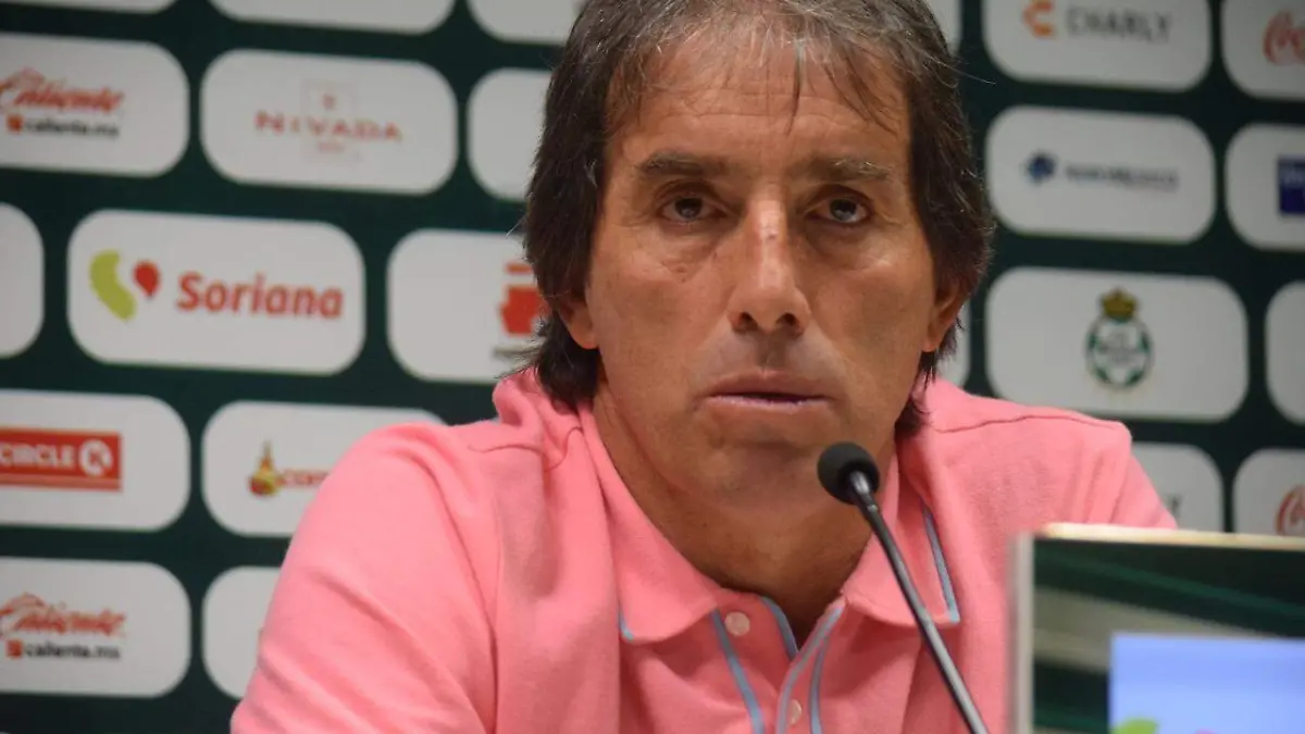 12 Almada espera al mejor Chivas1