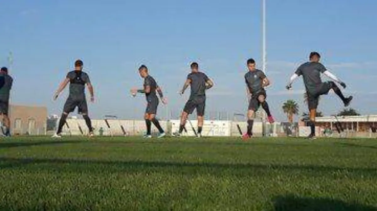 02 Santos se prepara para visitar a Chivas