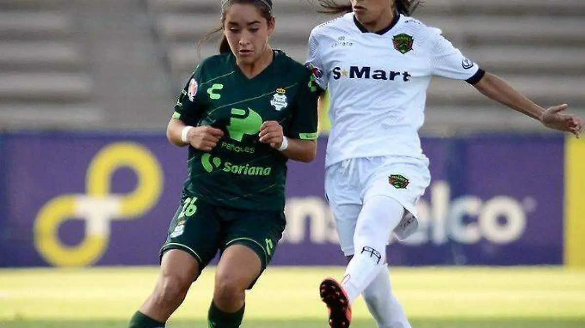16 Santos Femenil visita a los Pumas