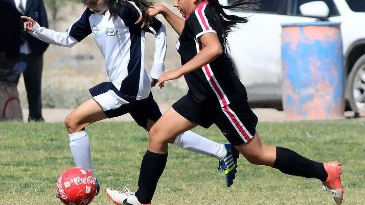 15 Preparan Liga Estudiantil de Futbol Femenil1