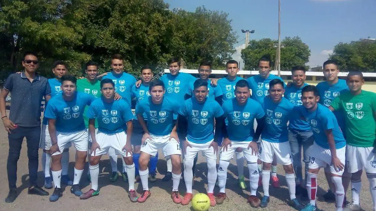 19 Ex jugadores del CECAF ganan 3