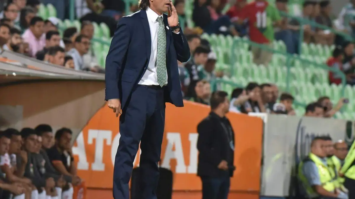 41 Guillermo Almada
