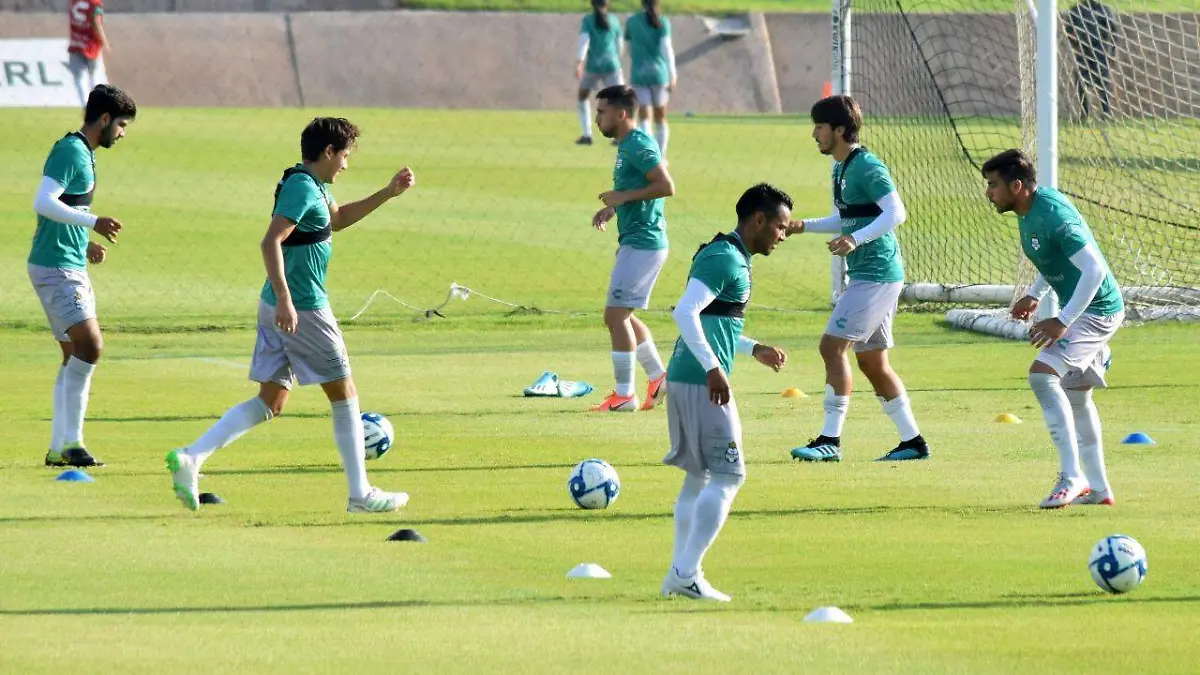 11 Santos Laguna trabajan a doble sesión1