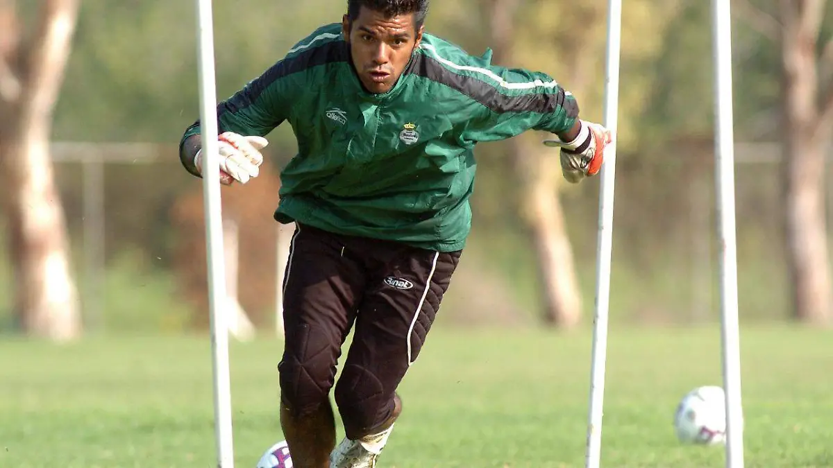 LAURO 3   Francisco ‘Panchote’ González portero clave en la salvación de Santos