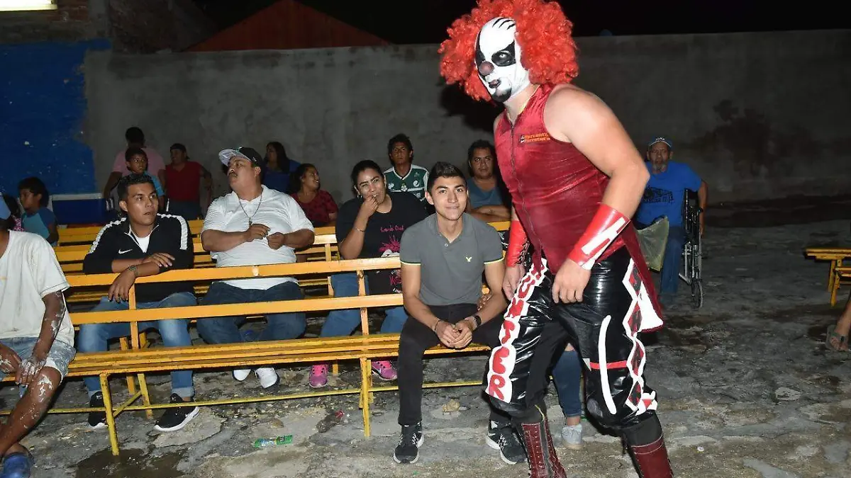 33 Domingo de lucha en Arena La Rosita1