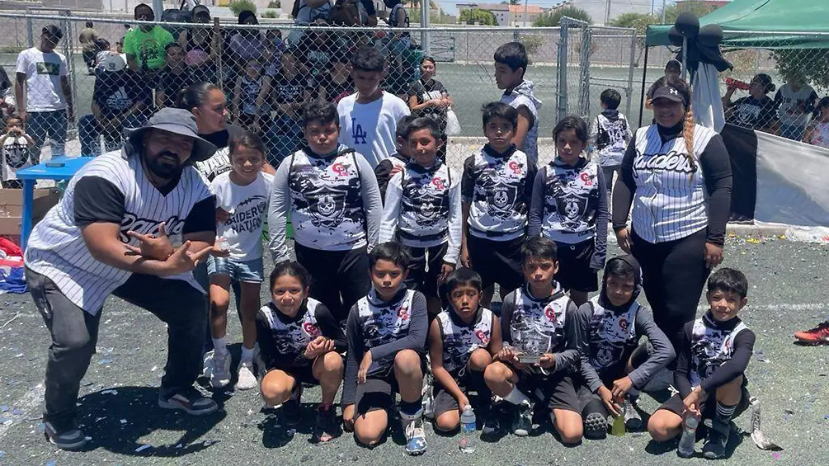 Raiders tochito bandera