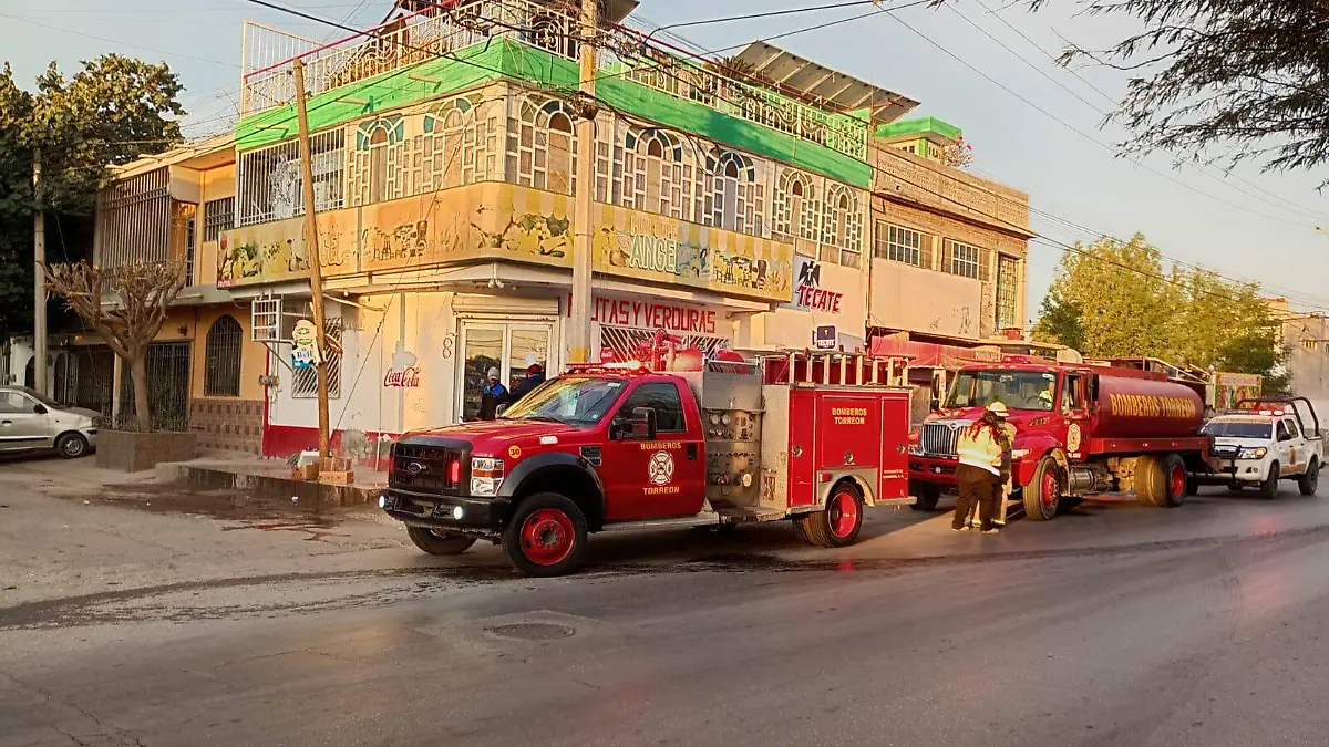 Incendio en colonia Villa California