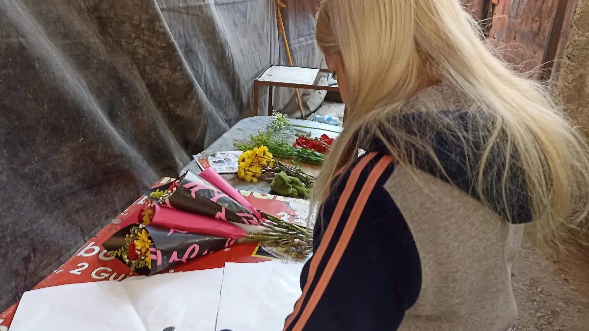 Comerciantes se preparan para San Valentín