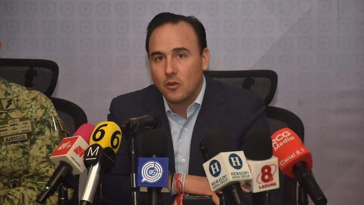 Manolo Jiménez Salinas, gobernador de Coahuila. 