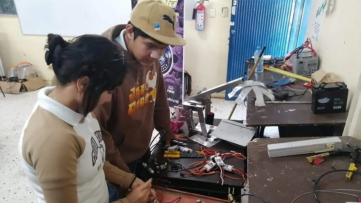 Tecno Ravens listos para competir en First Robotics