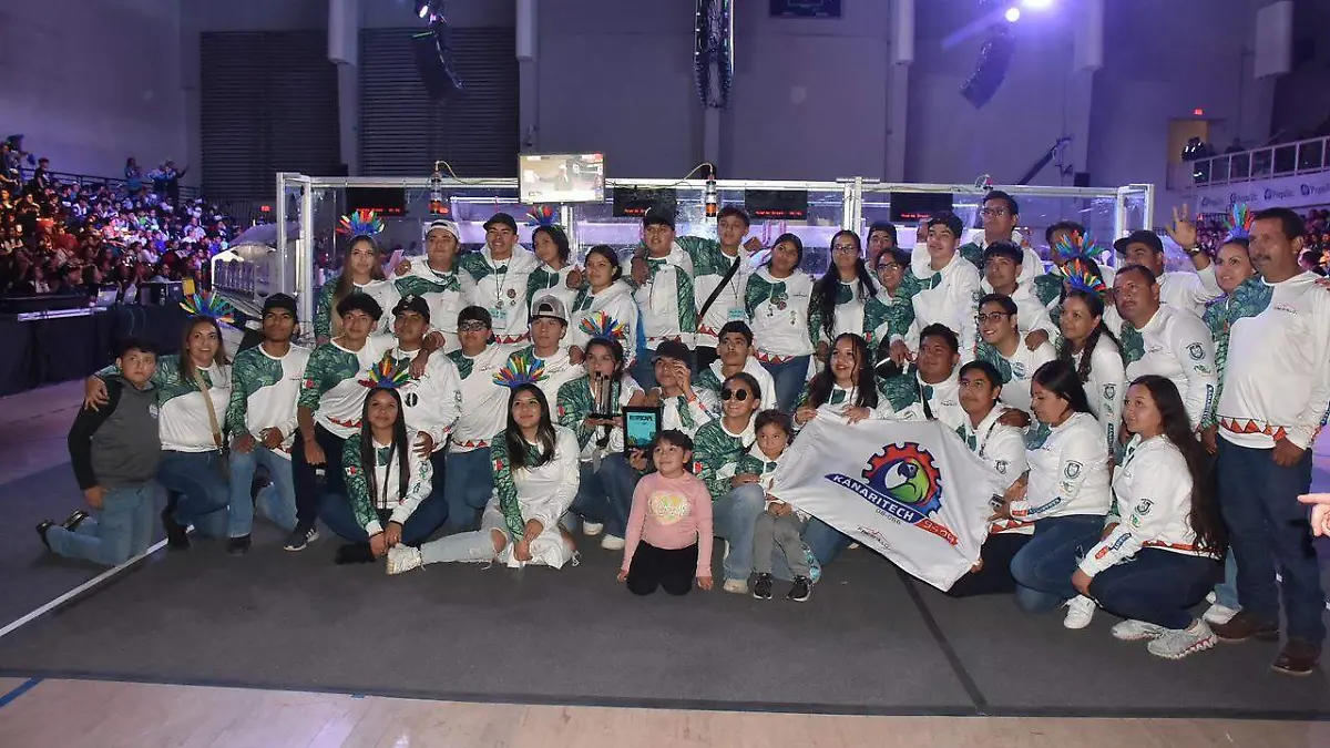 Con distinciones especiales se reconocieron los méritos de los equipos que más destacaron durante el FIRST Regional Laguna 2025