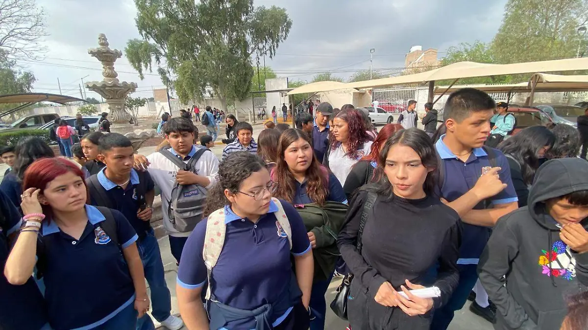 Realizan manifestación pacífica en el Instituto 18 de Marzo