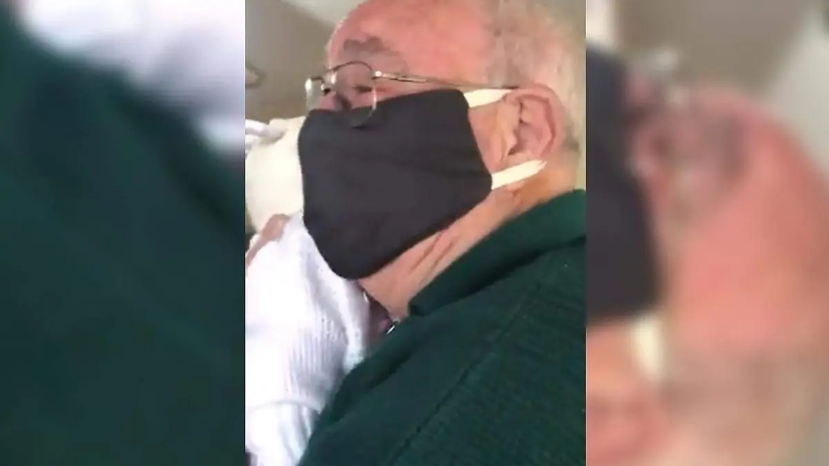 abuelito conoce a bisnieto