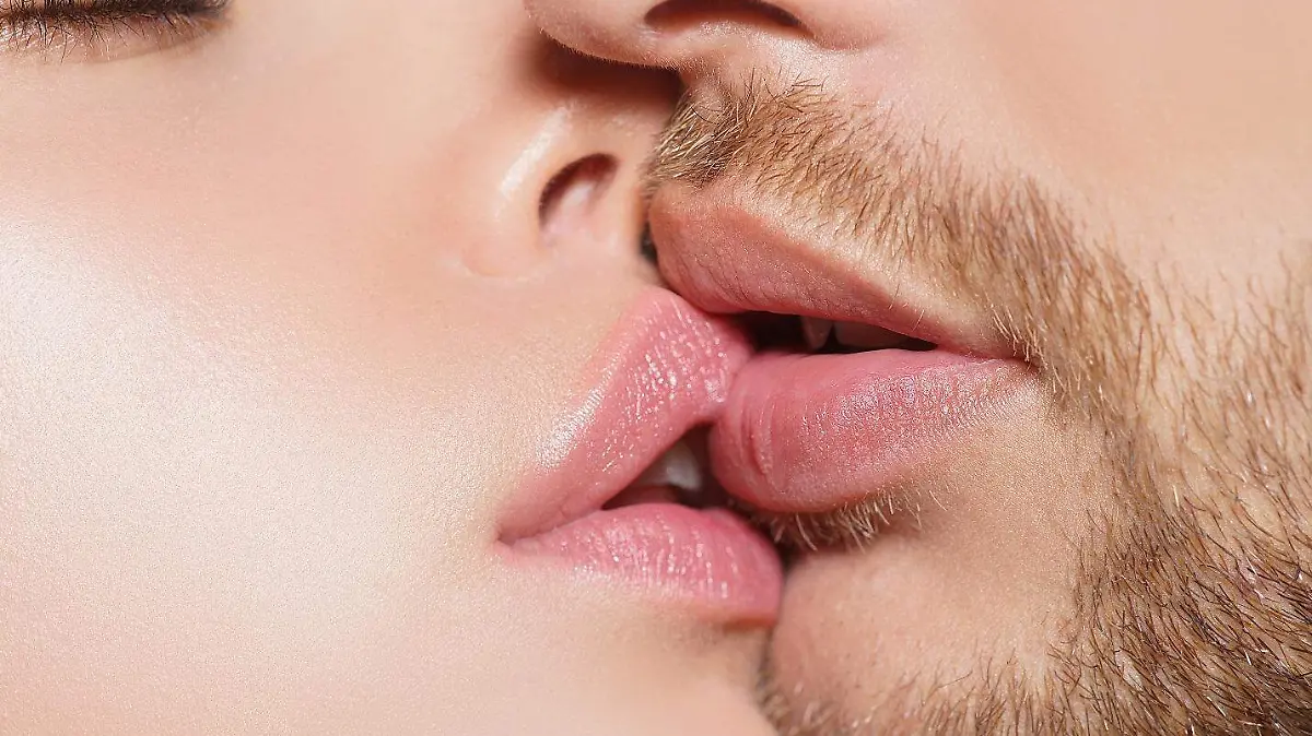 dia_internacional_del_beso_robado_06_de_julio