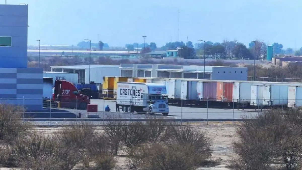 van-por-parque-industrial-en-Matamoros