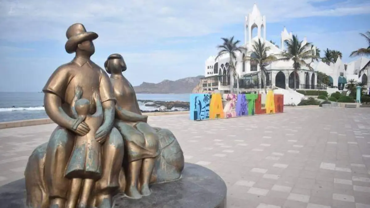 monumento-letras-mazatlan-turismo