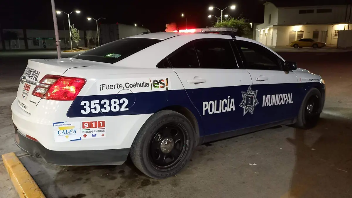 POLICIA TORREON DE NOCHE (3)
