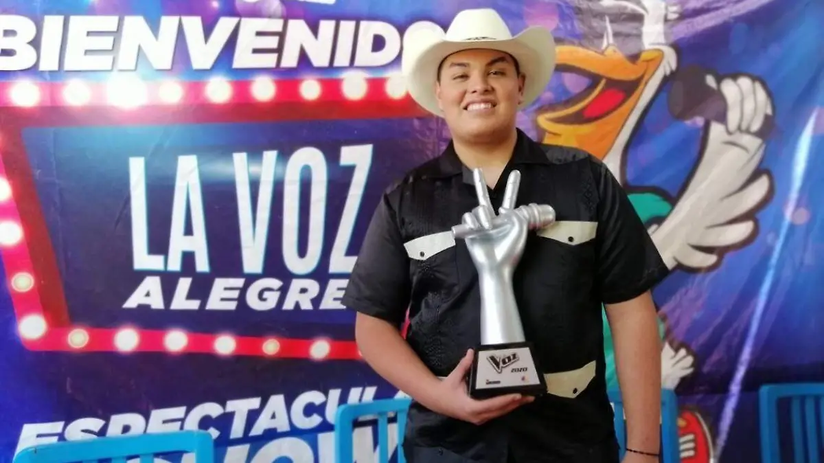 Fernando Sujo, ganador de la edición 2020 de la Voz México