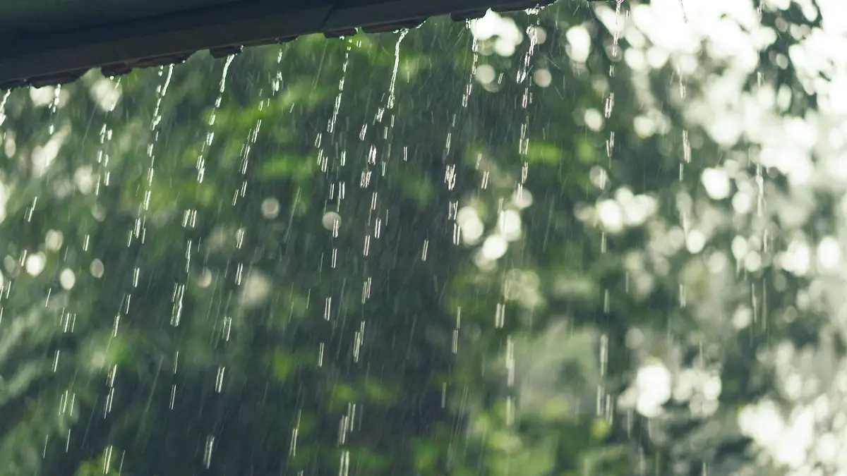lluvia-fuera-de-las-ventanas-de-la-villa