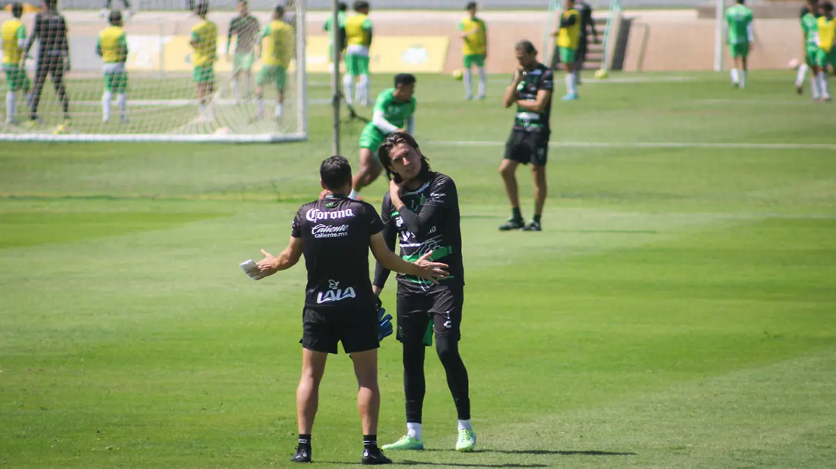 Santos-Laguna-entrenamiento