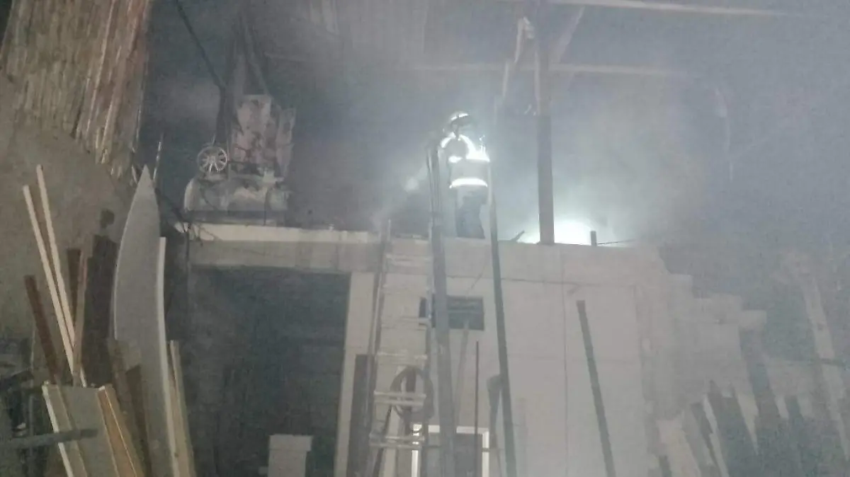 Fuego-consume-taller-en-el-ejido-Ana-de-Torreón