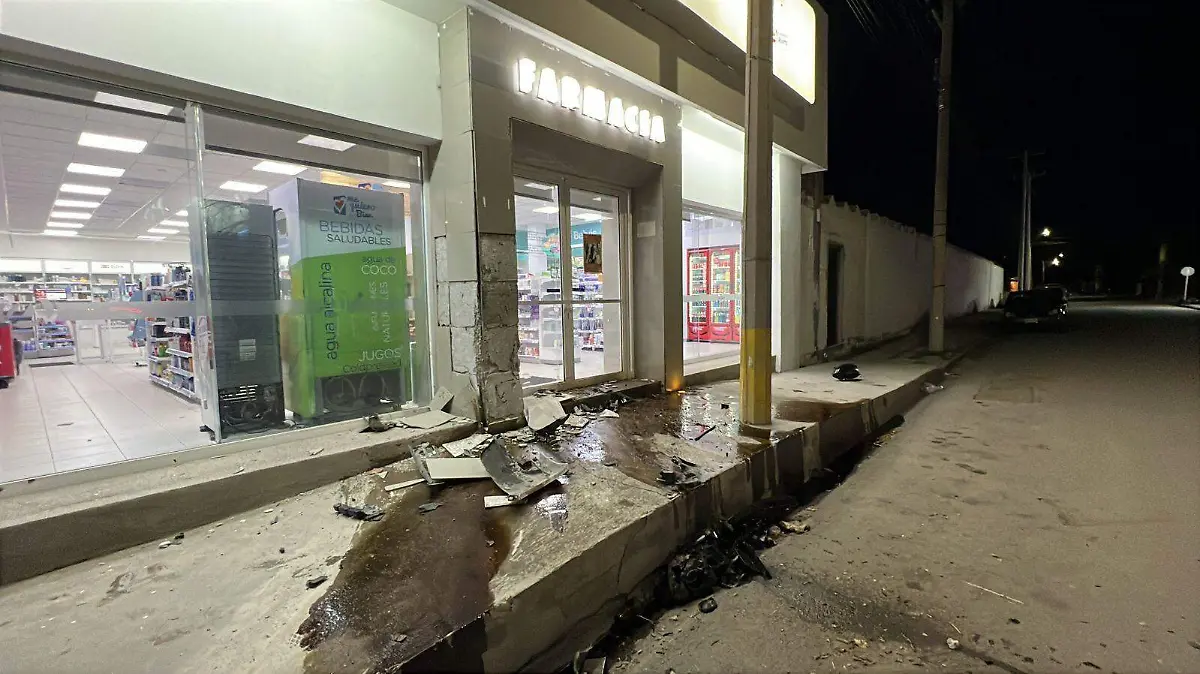 fachada farmacia accidentada