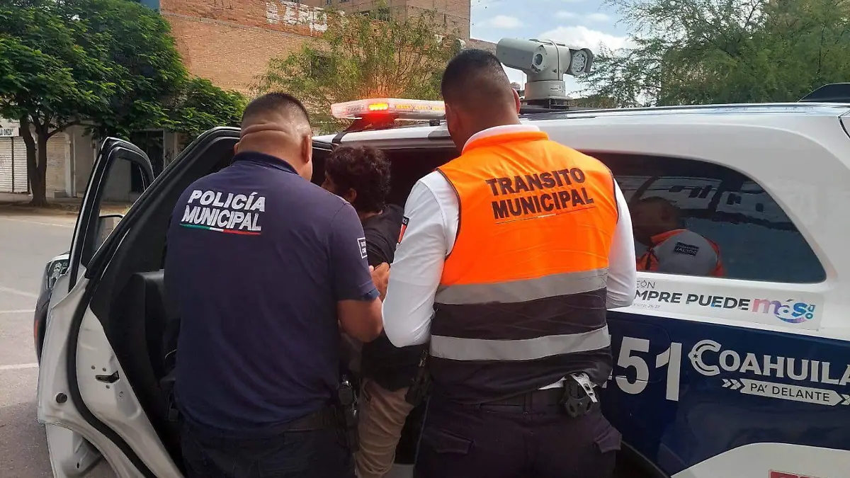 Tránsitos frustran robo de celular en el Centro de Torreón