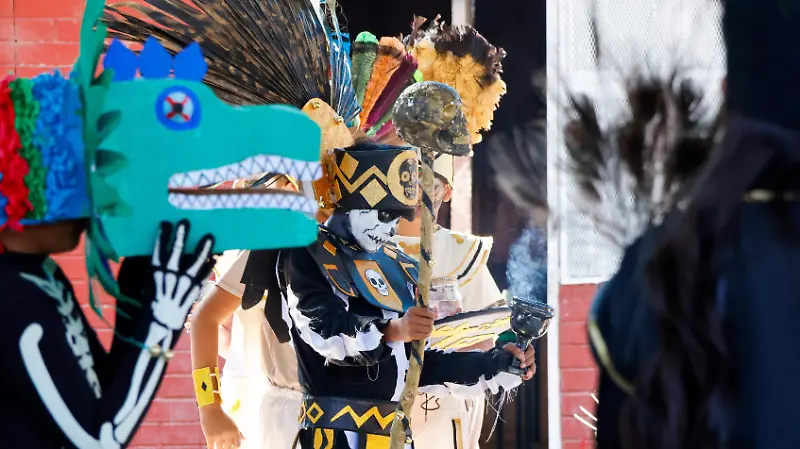 Altar de Muertos con enfoque prehispánico en primaria del ejido Providencia