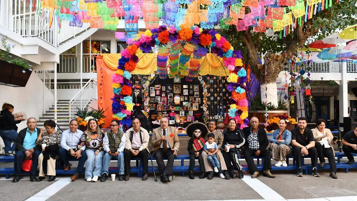 Colegio América expone su tradicional altar de muertos
