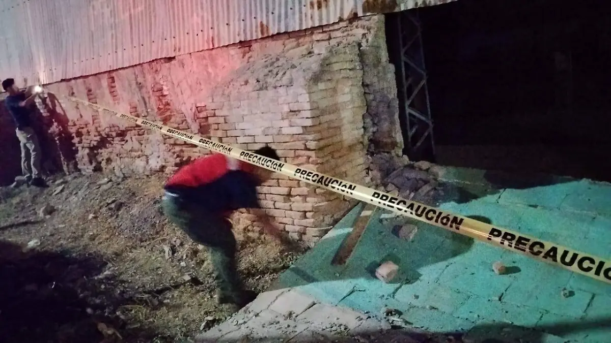 Colapsa barda de finca abandonada en La Laguna