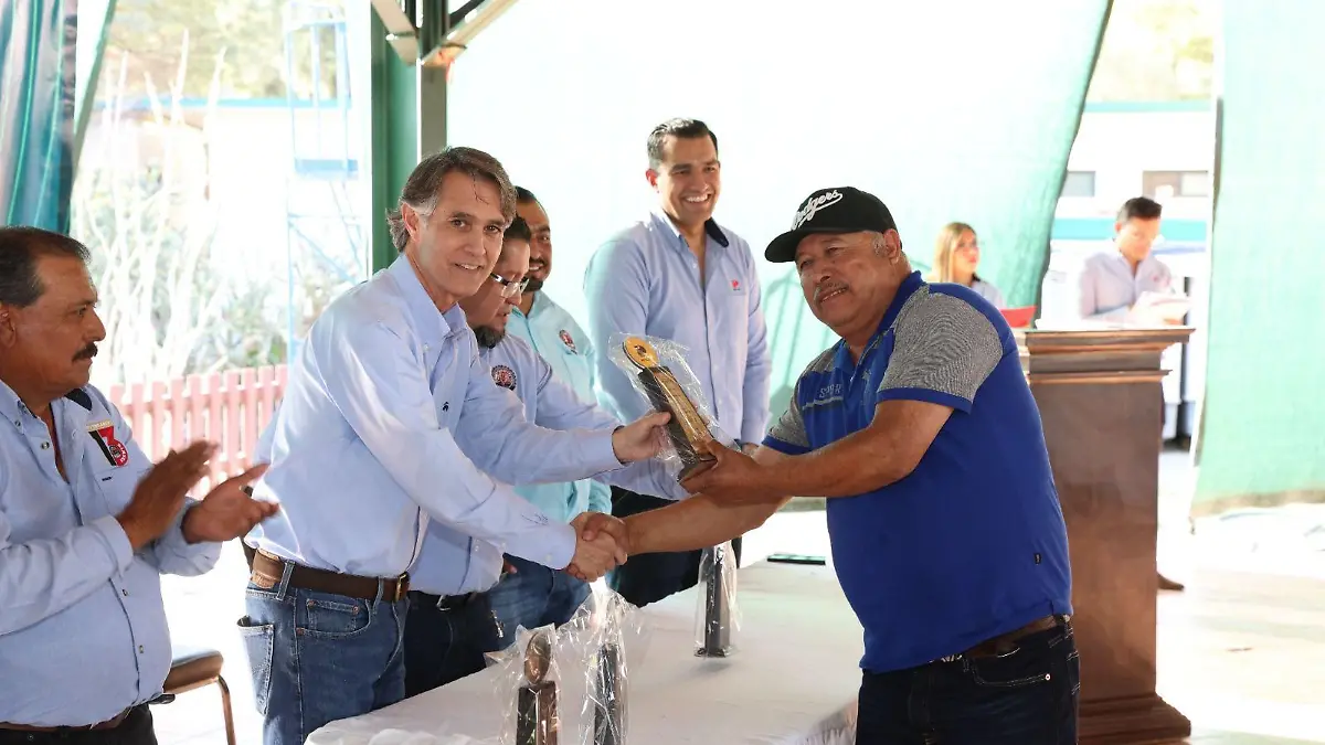 La entrega de incentivos es parte de una estrategia que busca fortalecer la identidad de la denominada Familia Peñolera