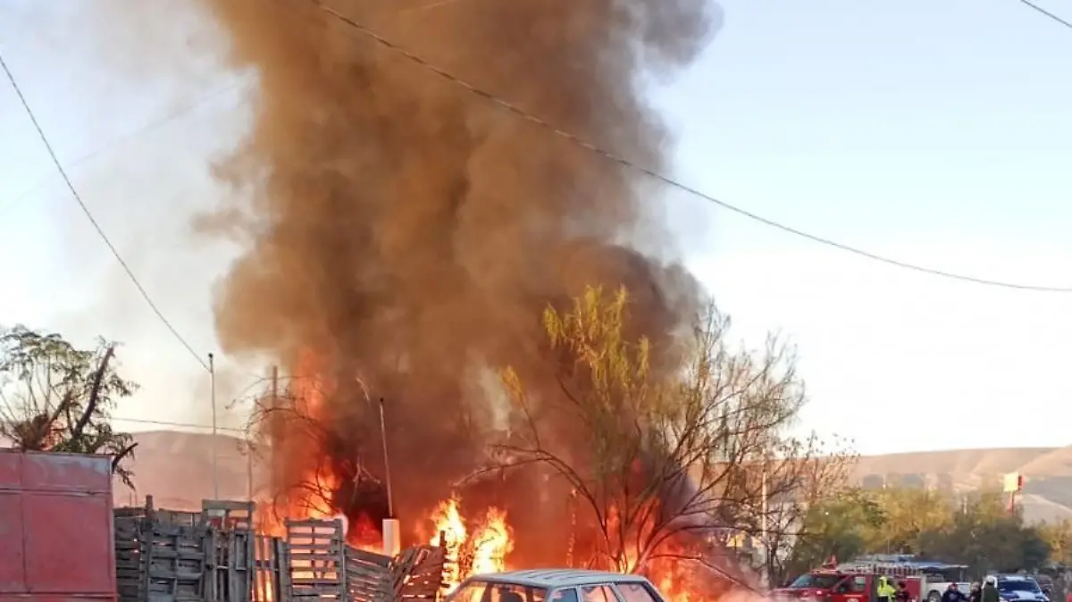 No hubo lesionados, solo daños materiales. 