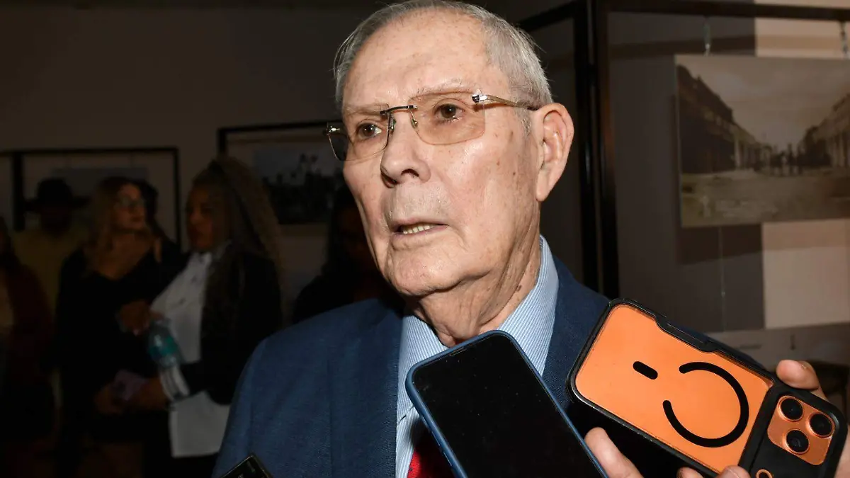 Carlos Robles Loustaunau