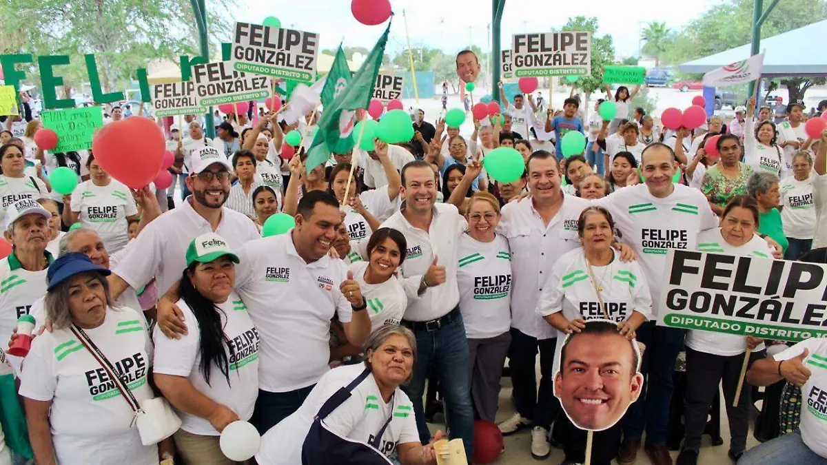Felipe González continúa recorriendo sectores del Distrito 10