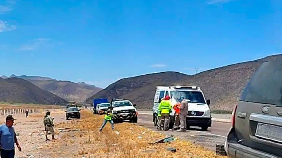 En trágica y fatal volcadura mueren dos y nueve terminan lesionados en la autopista Gómez Palacio-Cuencamé