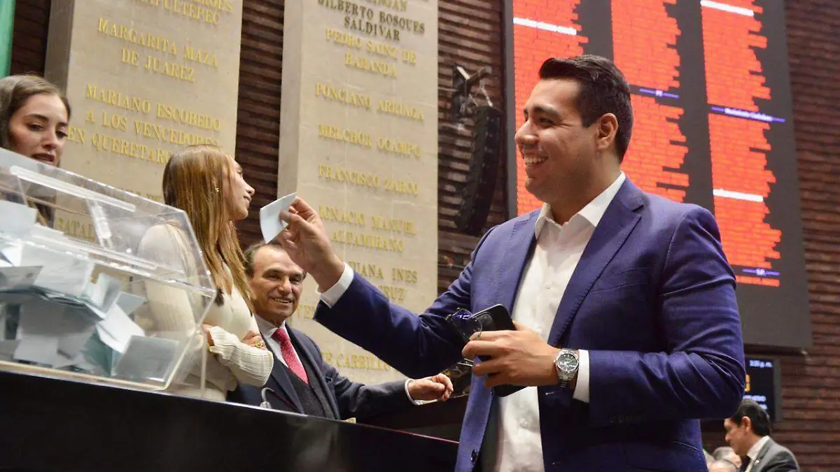 Diputado reconoce visión de EVV para atraer inversiones a Durango