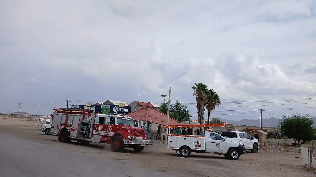 Por querer ayudar, supuesto elemento de la Guardia Nacional casi termina electrocutado