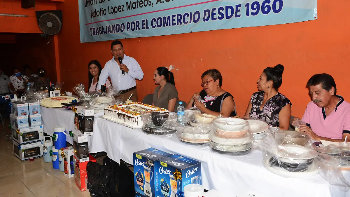 celebran-comerciantes-día-de-los-padres