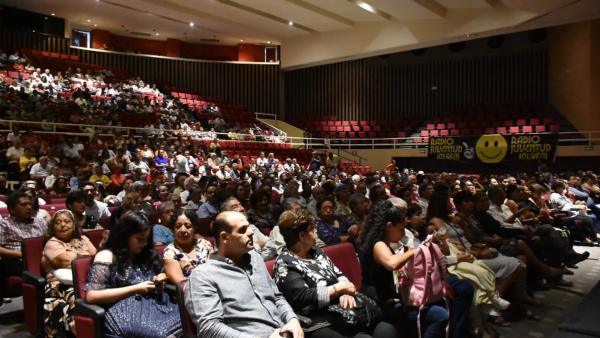 Decenas-de-celayenses