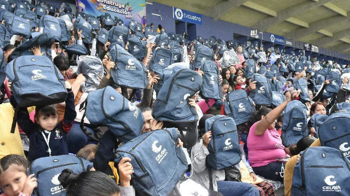 estadio y mochilas (1) ok