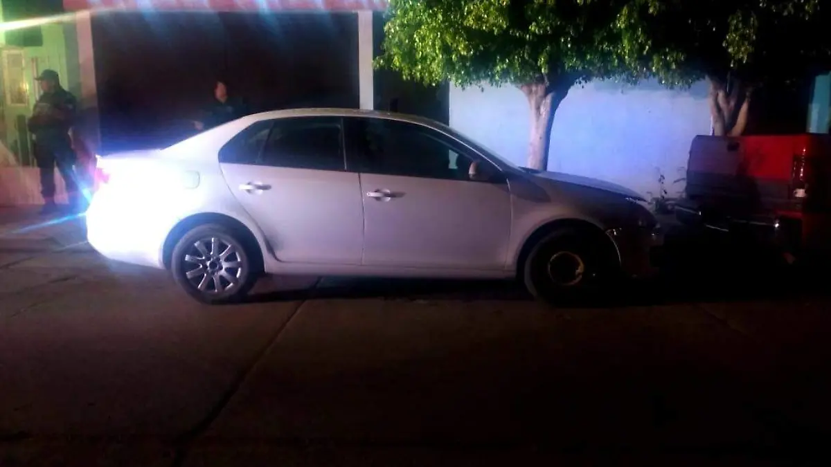 el vehiculo fue localizado abandonado ok