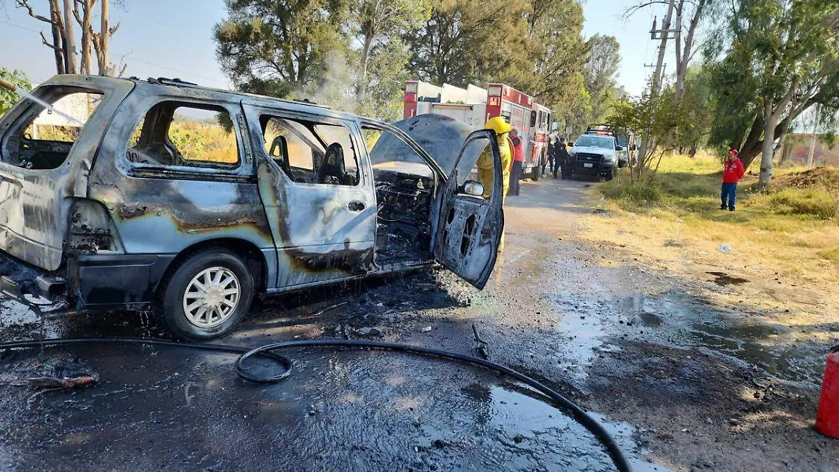 Se incendia vehiculo
