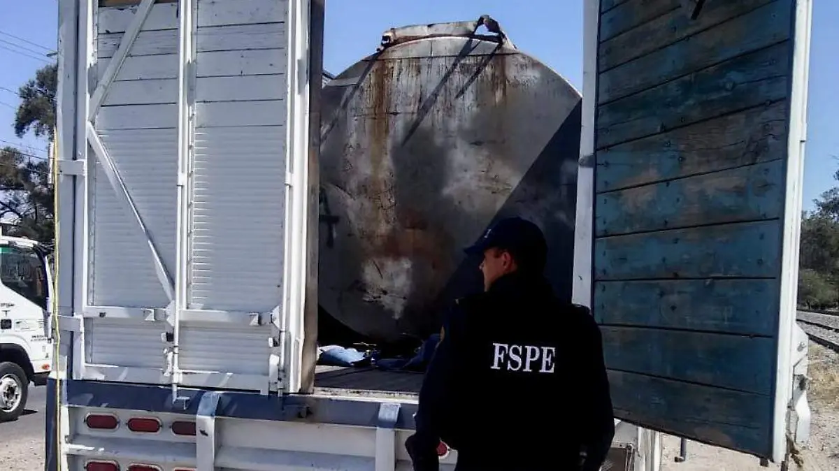 al interior estaba el tanque de 40 mil litros ok