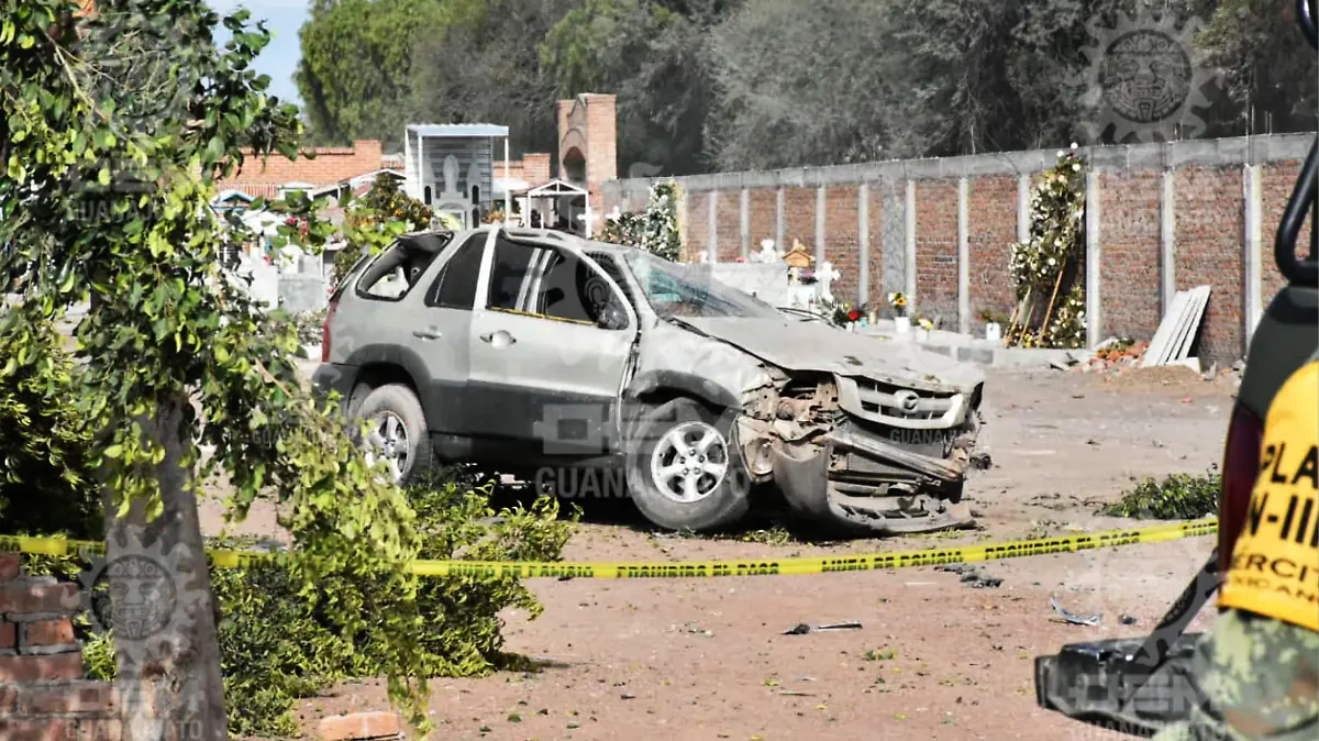 mujer-policia-vuelca-en-teneria-celaya