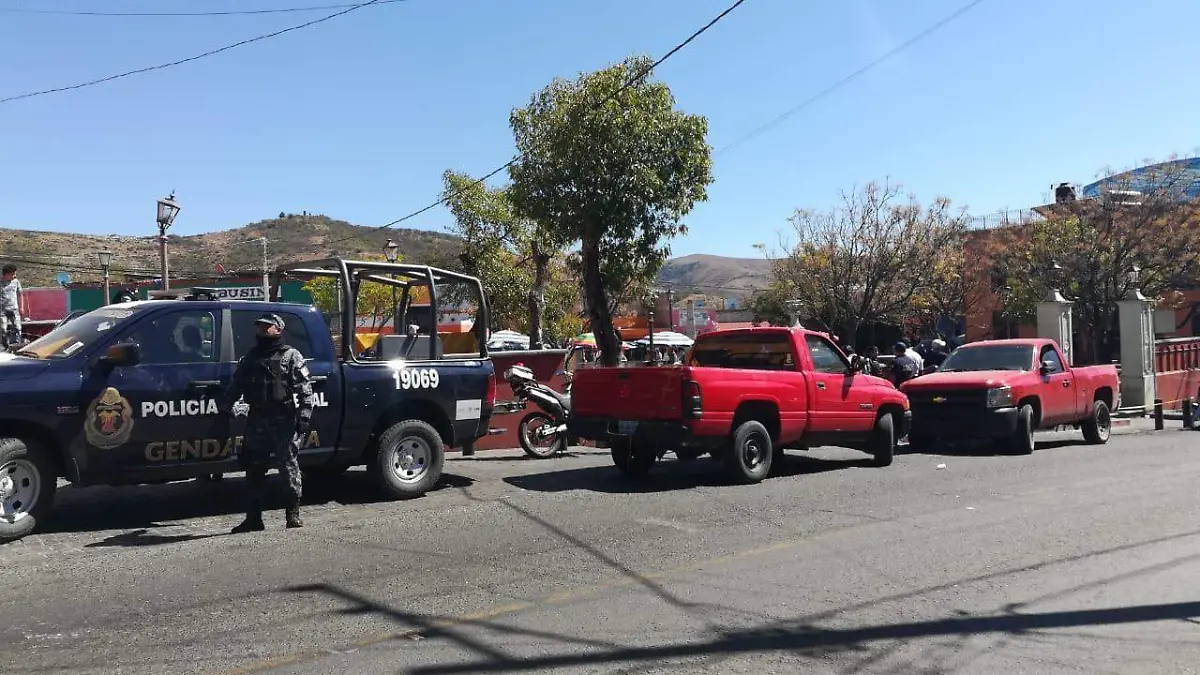 DETIENEN A CÉDULA (2)