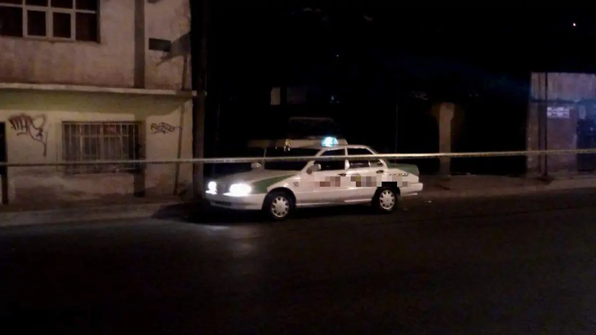 el chofer del taxi  quedo herido ok