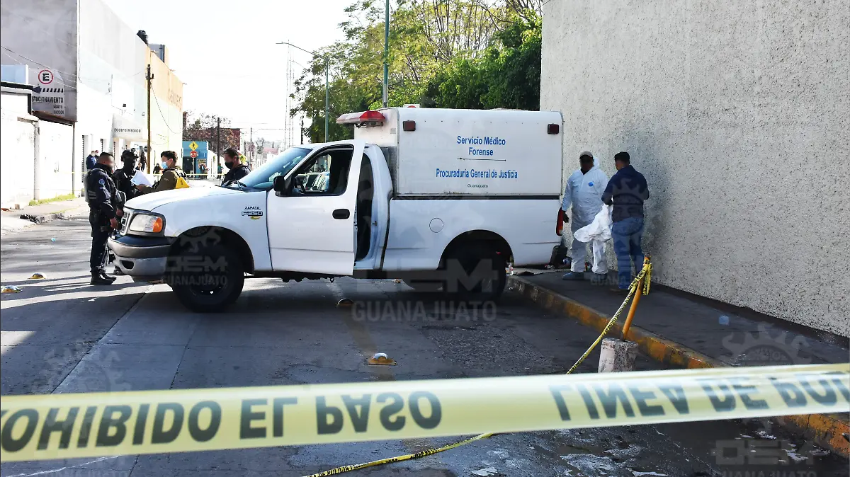 muere-indigente-afuera-del-imss-celaya