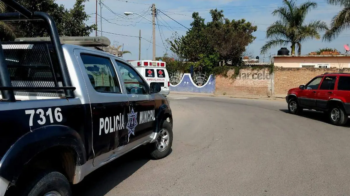 en el sitio llegraon paramedicos ok
