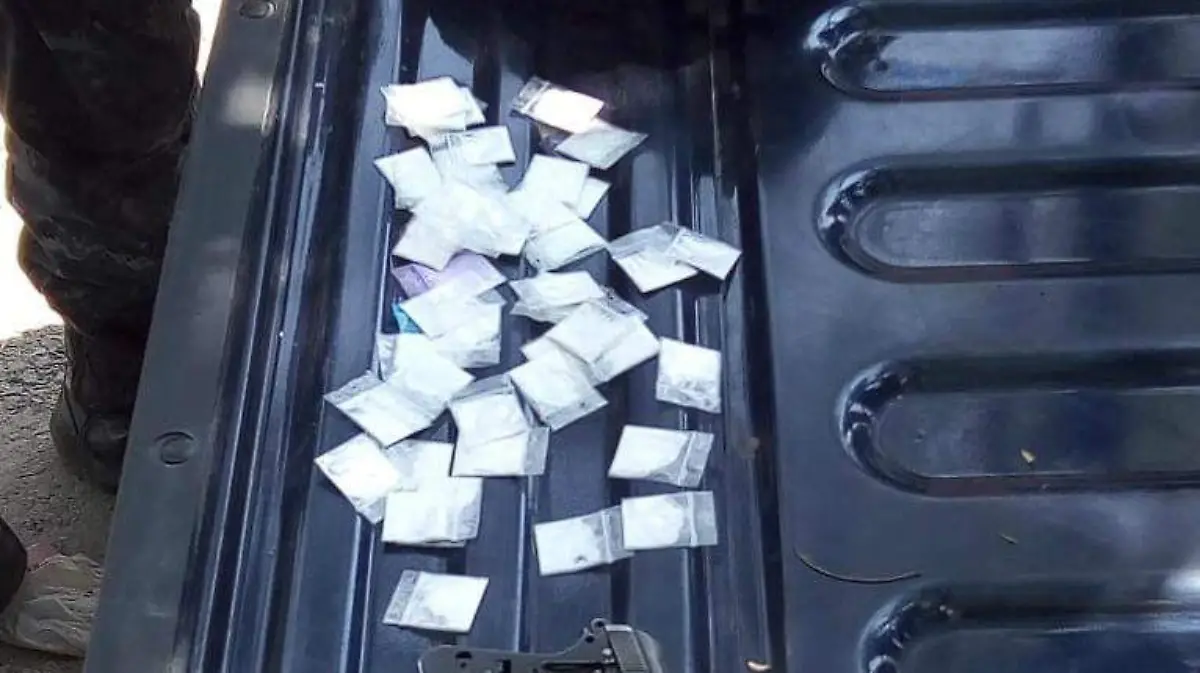 la drooga y el arma fueorn aseguradas ok