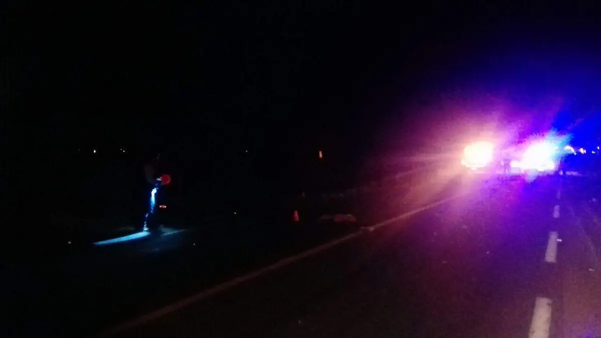 el cadaver quedo sobre la cinta asfaltica